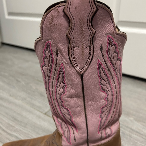 Women's Justin Pink/Tan Leather Square Toed Western Boots - 7 - Picture 3 of 12